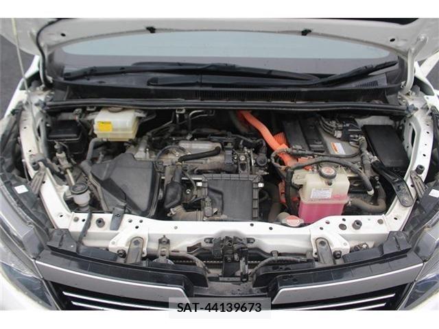 Toyota VOXY HYBRID 2017-03 7730679-19