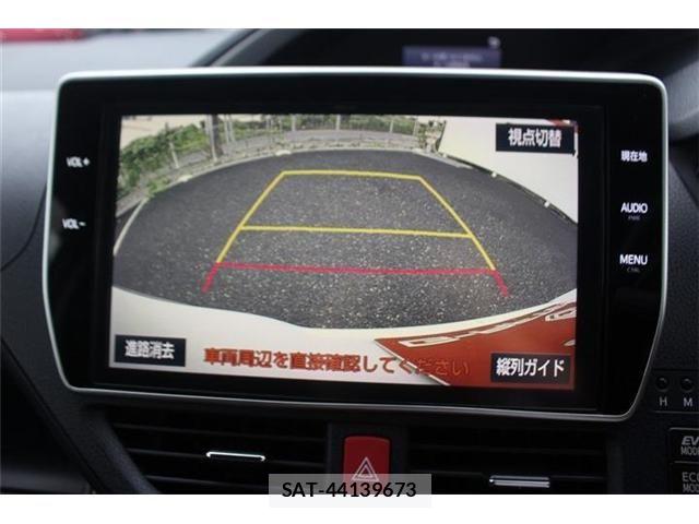 Toyota VOXY HYBRID 2017-03 7730679-2
