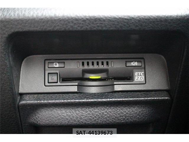 Toyota VOXY HYBRID 2017-03 7730679-4
