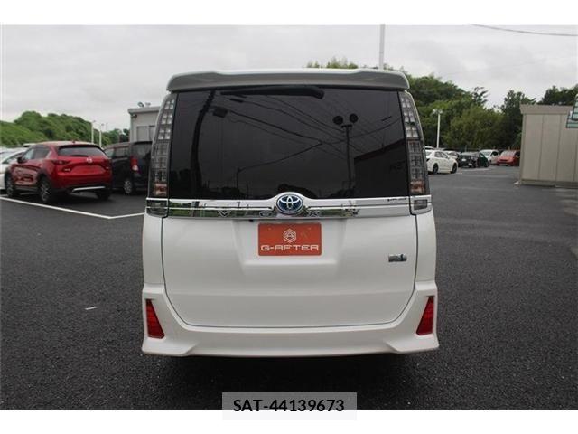 Toyota VOXY HYBRID 2017-03 7730679-8