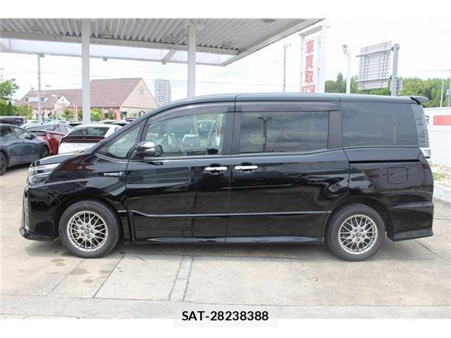 Toyota VOXY HYBRID 2018-01 7730677-9