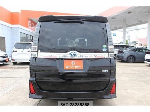 Toyota VOXY HYBRID 2018-01 7730677-11