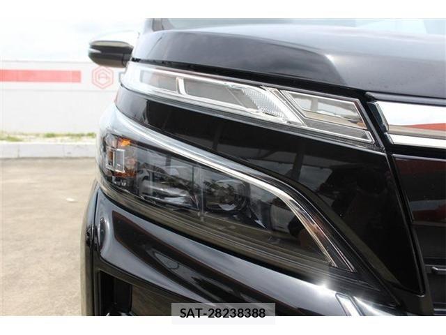 Toyota VOXY HYBRID 2018-01 7730677-14