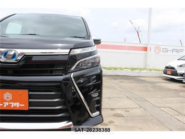 Toyota VOXY HYBRID 2018-01 7730677-16