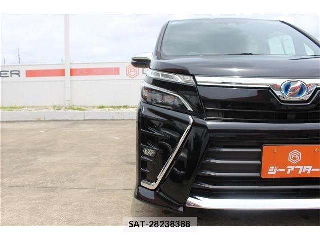 Toyota VOXY HYBRID 2018-01 7730677-17