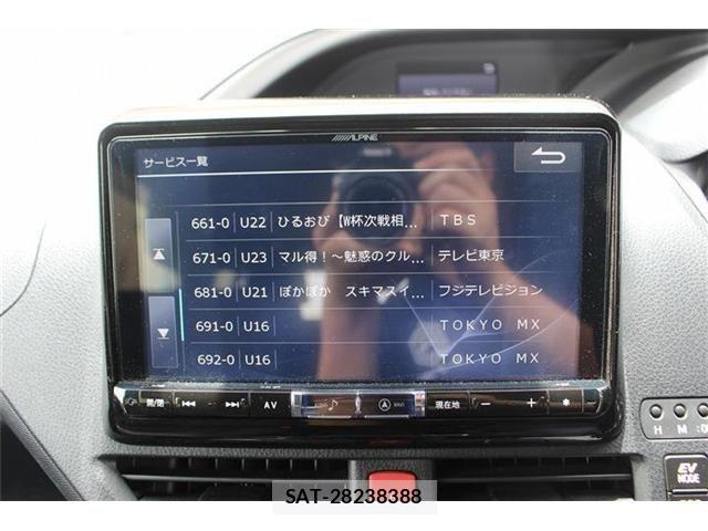 Toyota VOXY HYBRID 2018-01 7730677-3