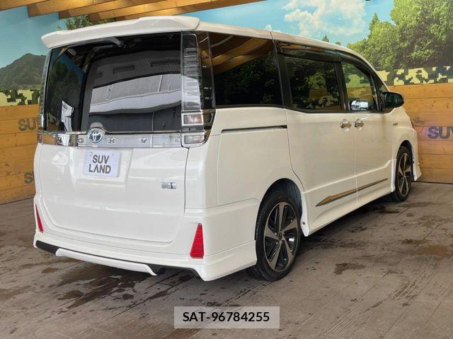 Toyota VOXY HYBRID 2018-09 7730678-17