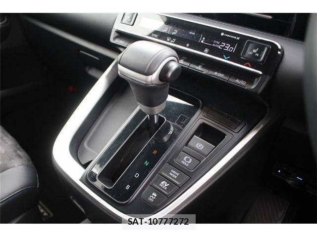 Toyota VOXY HYBRID 2025-01 7730664-22