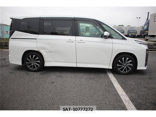 Toyota VOXY HYBRID 2025-01 7730664-8