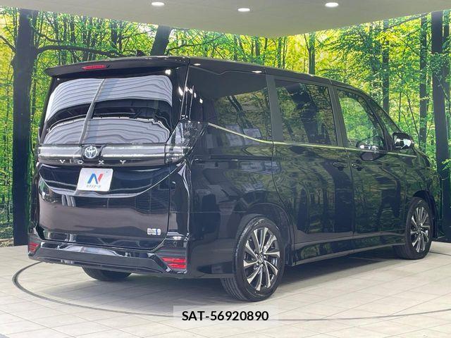 Toyota VOXY HYBRID 2023-08 7730666-16
