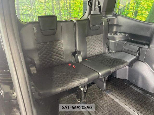 Toyota VOXY HYBRID 2023-08 7730666-8