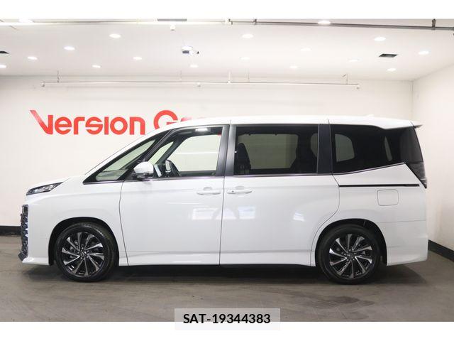 Toyota VOXY HYBRID 2026-03 7730642-2