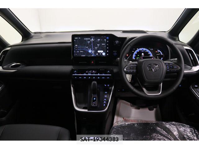 Toyota VOXY HYBRID 2026-03 7730642-4