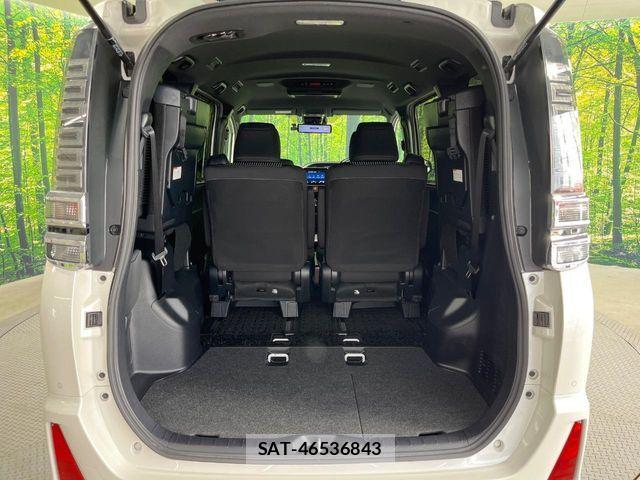 Toyota VOXY HYBRID 2019-12 7730680-10