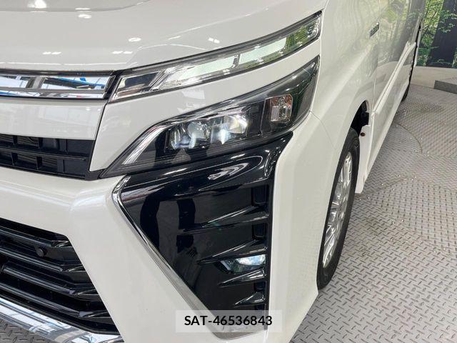 Toyota VOXY HYBRID 2019-12 7730680-12