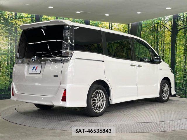 Toyota VOXY HYBRID 2019-12 7730680-17