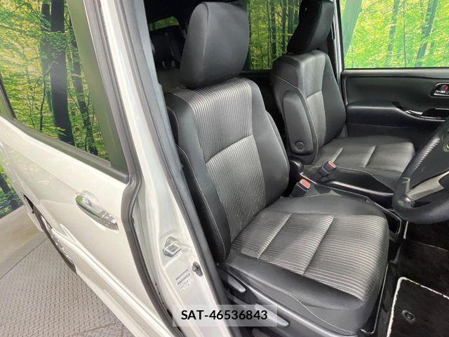 Toyota VOXY HYBRID 2019-12 7730680-7