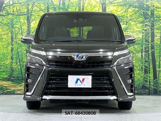 Toyota VOXY HYBRID 2019-03 7730683-13