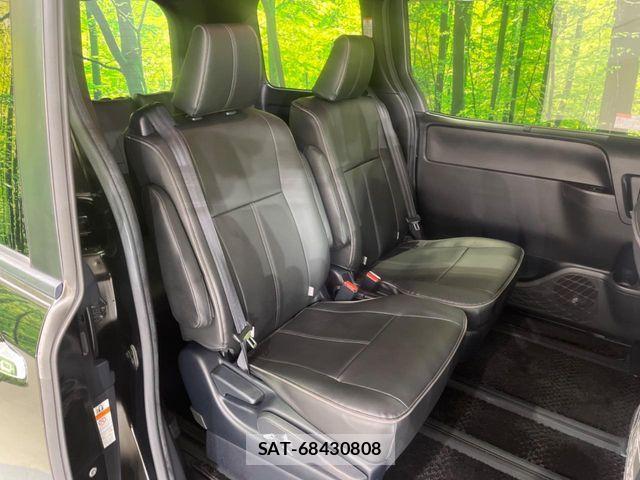 Toyota VOXY HYBRID 2019-03 7730683-7