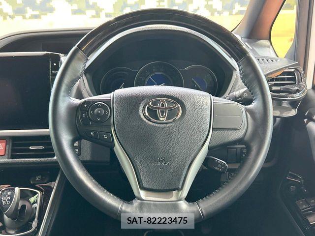 Toyota VOXY HYBRID 2021-06 7730672-11