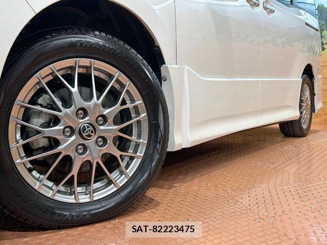Toyota VOXY HYBRID 2021-06 7730672-13