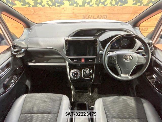 Toyota VOXY HYBRID 2021-06 7730672-1