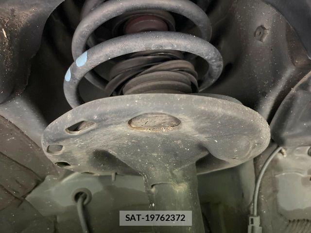 Toyota VOXY HYBRID 2014-03 7730685-19