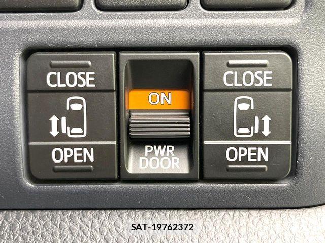 Toyota VOXY HYBRID 2014-03 7730685-3