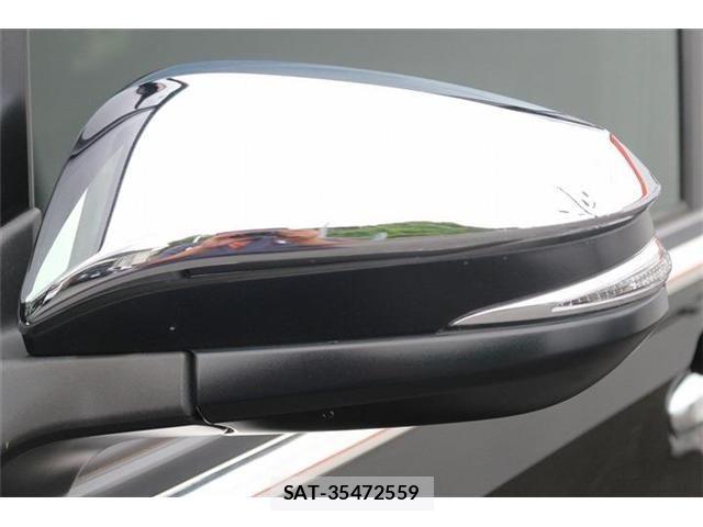 Toyota VOXY HYBRID 2019-06 7730681-24
