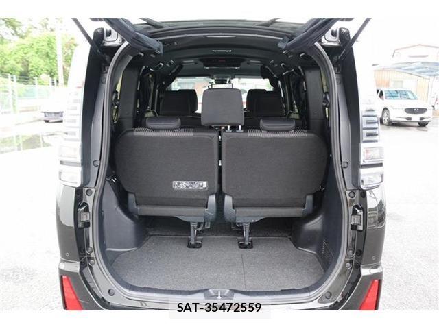Toyota VOXY HYBRID 2019-06 7730681-28