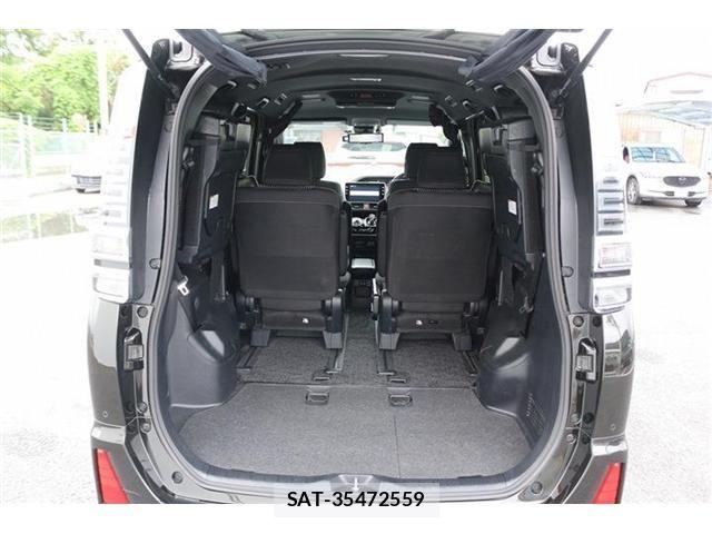 Toyota VOXY HYBRID 2019-06 7730681-29