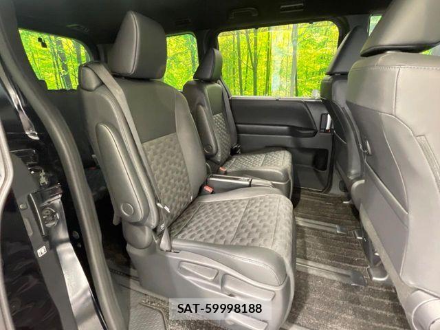 Toyota VOXY HYBRID 2025-01 7730656-9