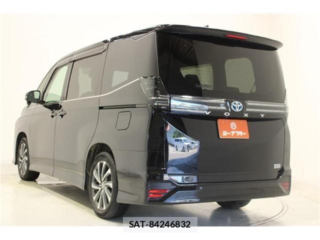 Toyota VOXY HYBRID 2022-11 7730667-9