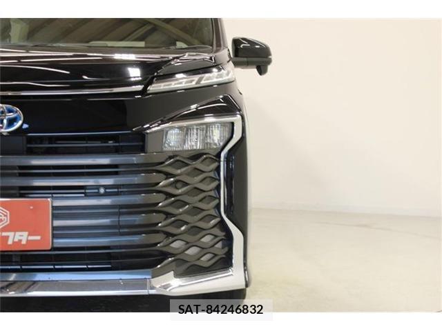 Toyota VOXY HYBRID 2022-11 7730667-13