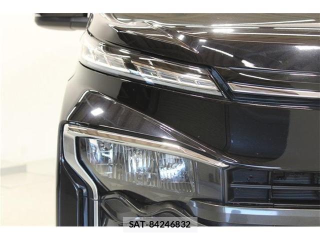 Toyota VOXY HYBRID 2022-11 7730667-16