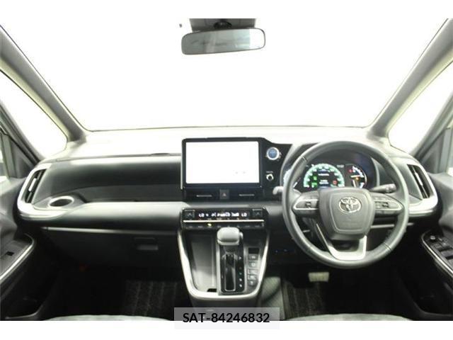 Toyota VOXY HYBRID 2022-11 7730667-1