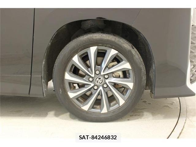 Toyota VOXY HYBRID 2022-11 7730667-21