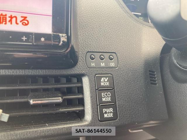 Toyota VOXY HYBRID 2018-07 7730682-20