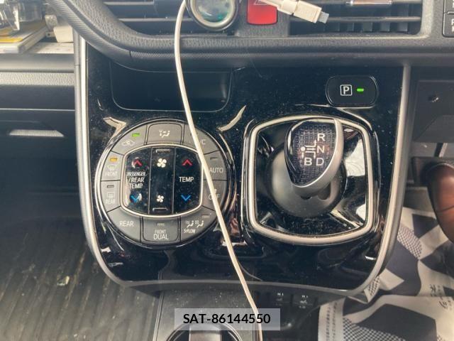 Toyota VOXY HYBRID 2018-07 7730682-21