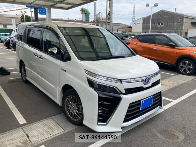 Toyota VOXY HYBRID 2018-07 7730682-2