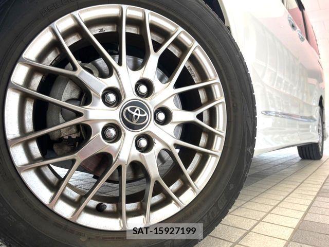 Toyota VOXY HYBRID 2018-10 7730675-13