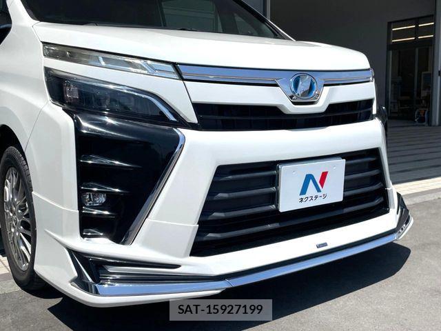 Toyota VOXY HYBRID 2018-10 7730675-2
