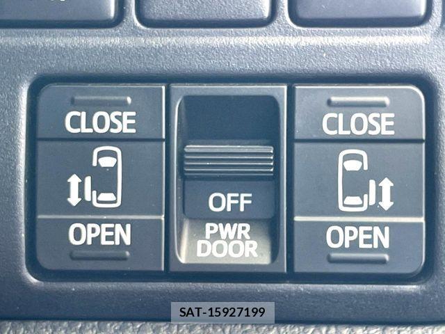 Toyota VOXY HYBRID 2018-10 7730675-7