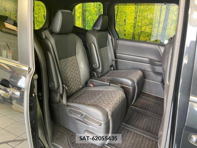 Toyota VOXY HYBRID 2022-10 7730662-9