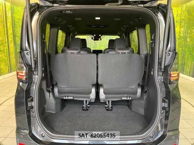 Toyota VOXY HYBRID 2022-10 7730662-11