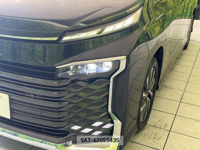 Toyota VOXY HYBRID 2022-10 7730662-13