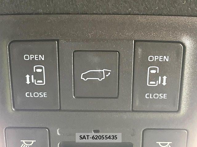 Toyota VOXY HYBRID 2022-10 7730662-2