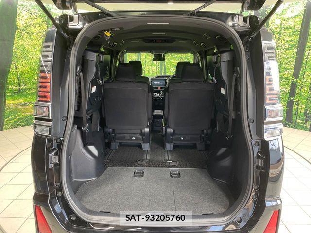 Toyota VOXY HYBRID 2019-06 7730676-10