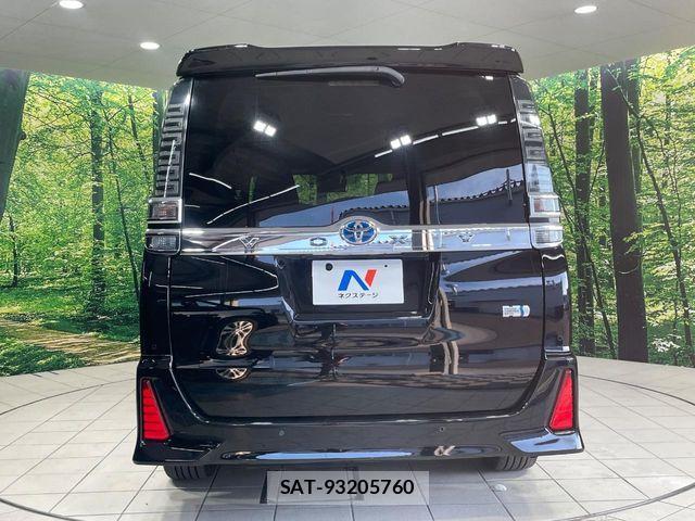 Toyota VOXY HYBRID 2019-06 7730676-15