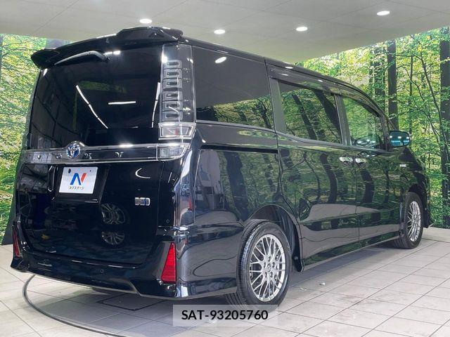 Toyota VOXY HYBRID 2019-06 7730676-16